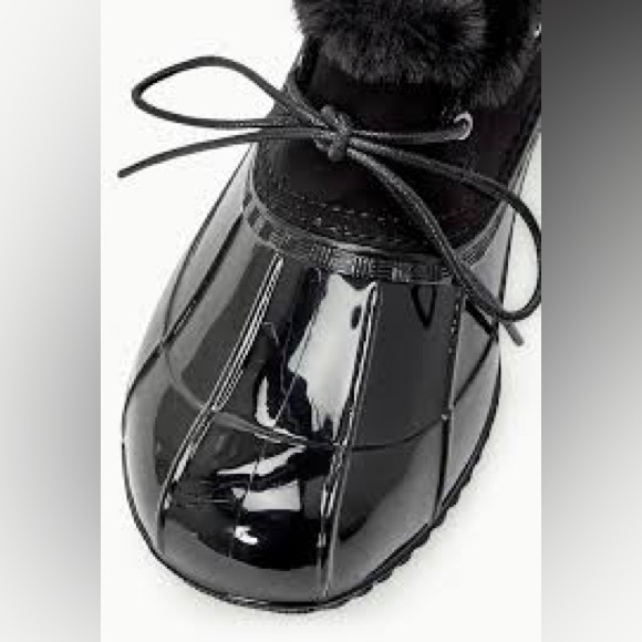 NWT JustFab Evi Ankle Black Caviar Faux Fur Duck Boots Booties Size 7 - Picture 5 of 10